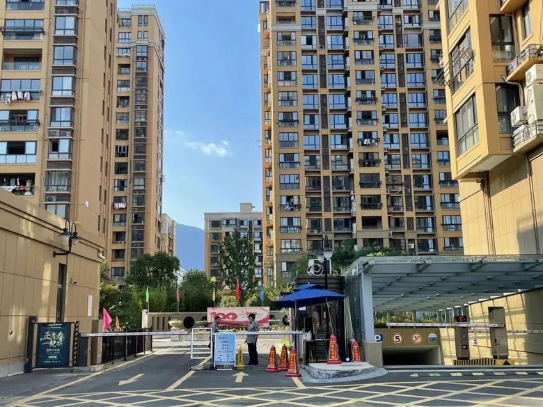 警示这些菜场超市防疫不力被关停多家物业小区被点名批评