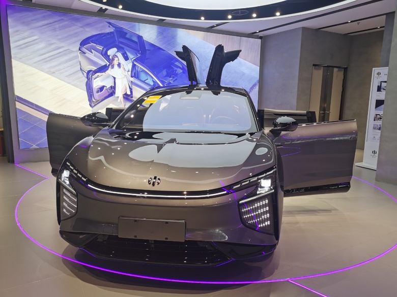 60多万的高和电动车值得买吗体验了一番觉得好炫酷