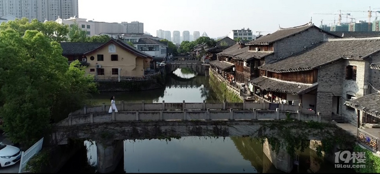 风和日丽阳光明媚正是十里长街踏春时