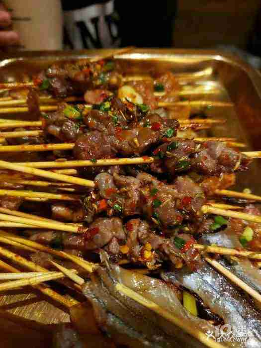 传授烈火牛肉串做法豪丽优家烈火牛肉餐饮文化培训中心