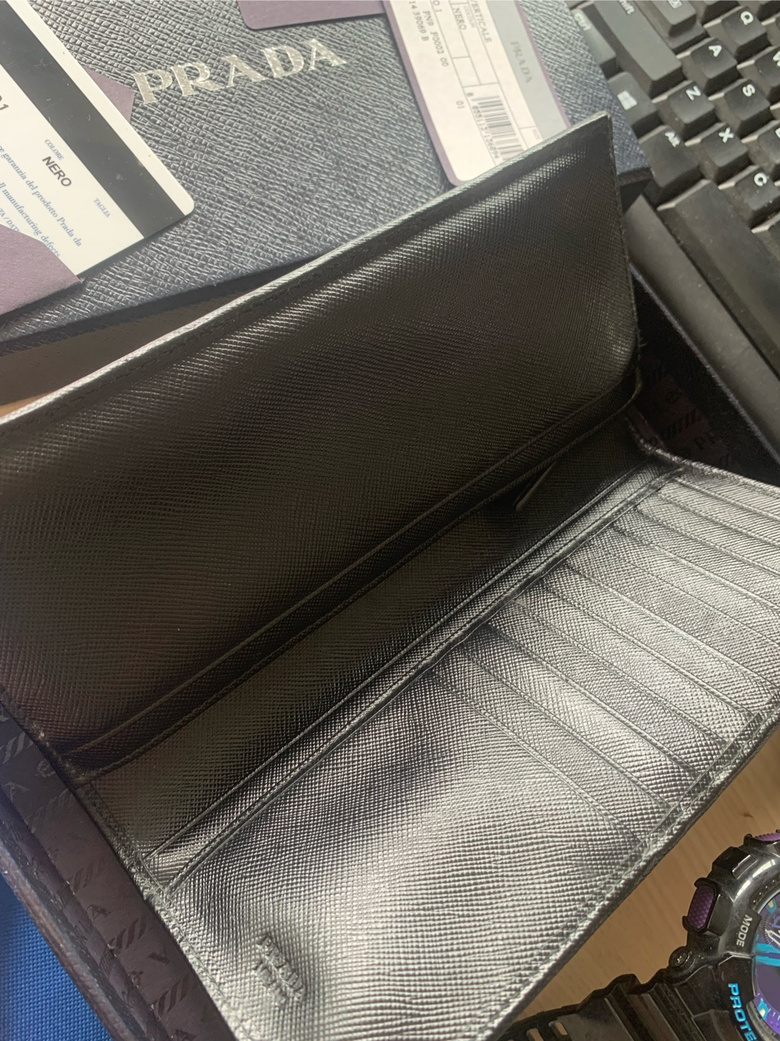 ���۸���������Ʒ��Prada�����ֱ�����񡢵�������