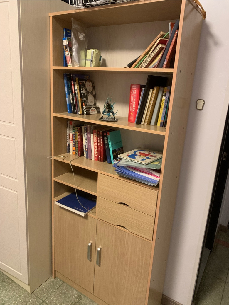 ���۸���������Ʒ��Prada�����ֱ�����񡢵�������