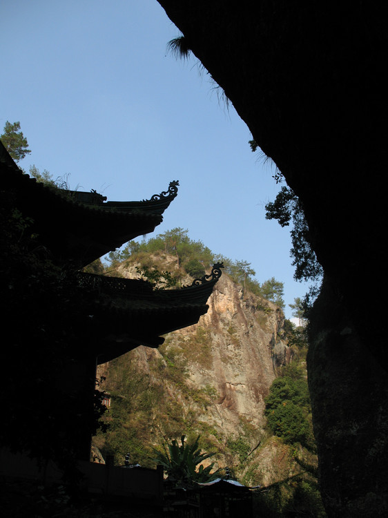 给大家介绍个好地方明岩