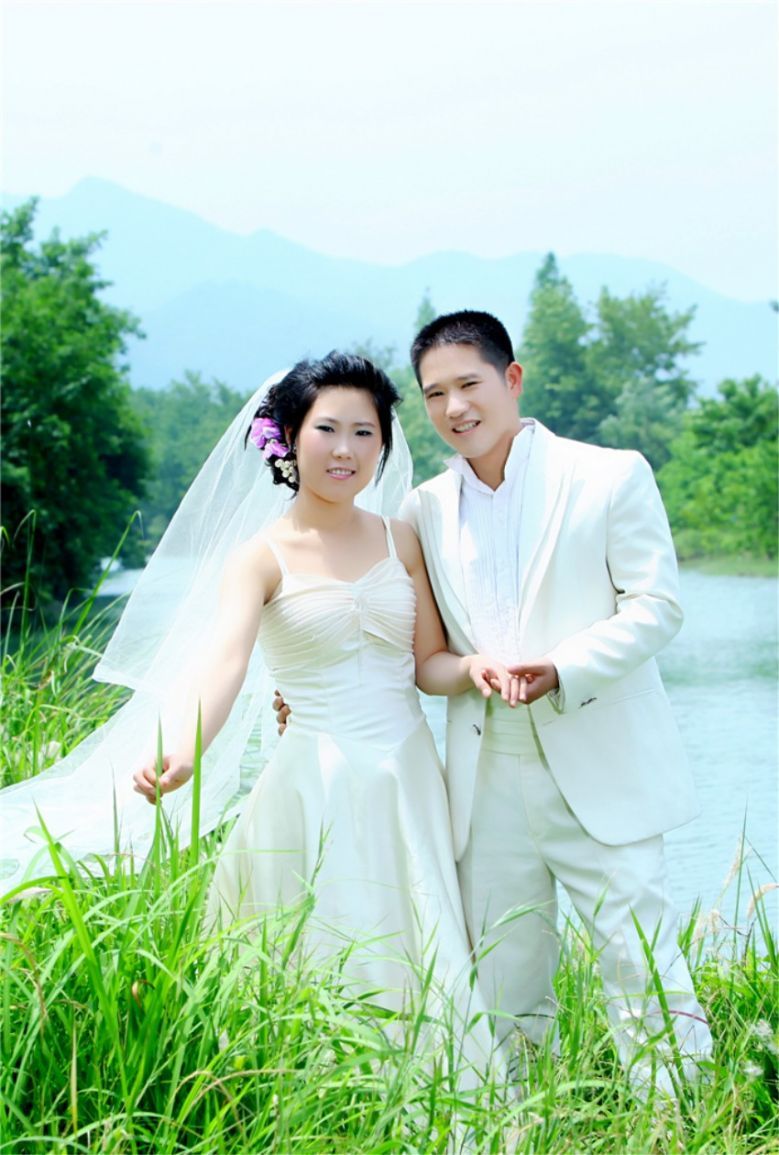 青青献给余跃卫小俩口