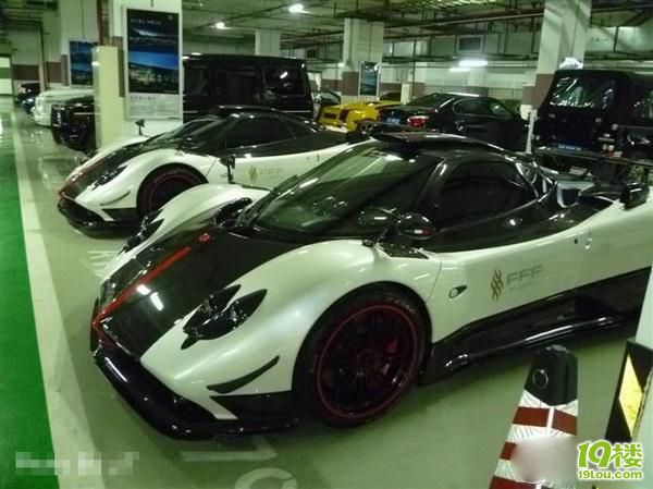 北京"最贵楼盘"银泰中心车库豪车令人咋舌