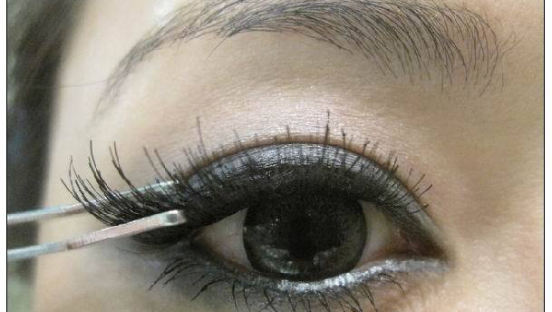 38岁熟女示范夜店浓妆