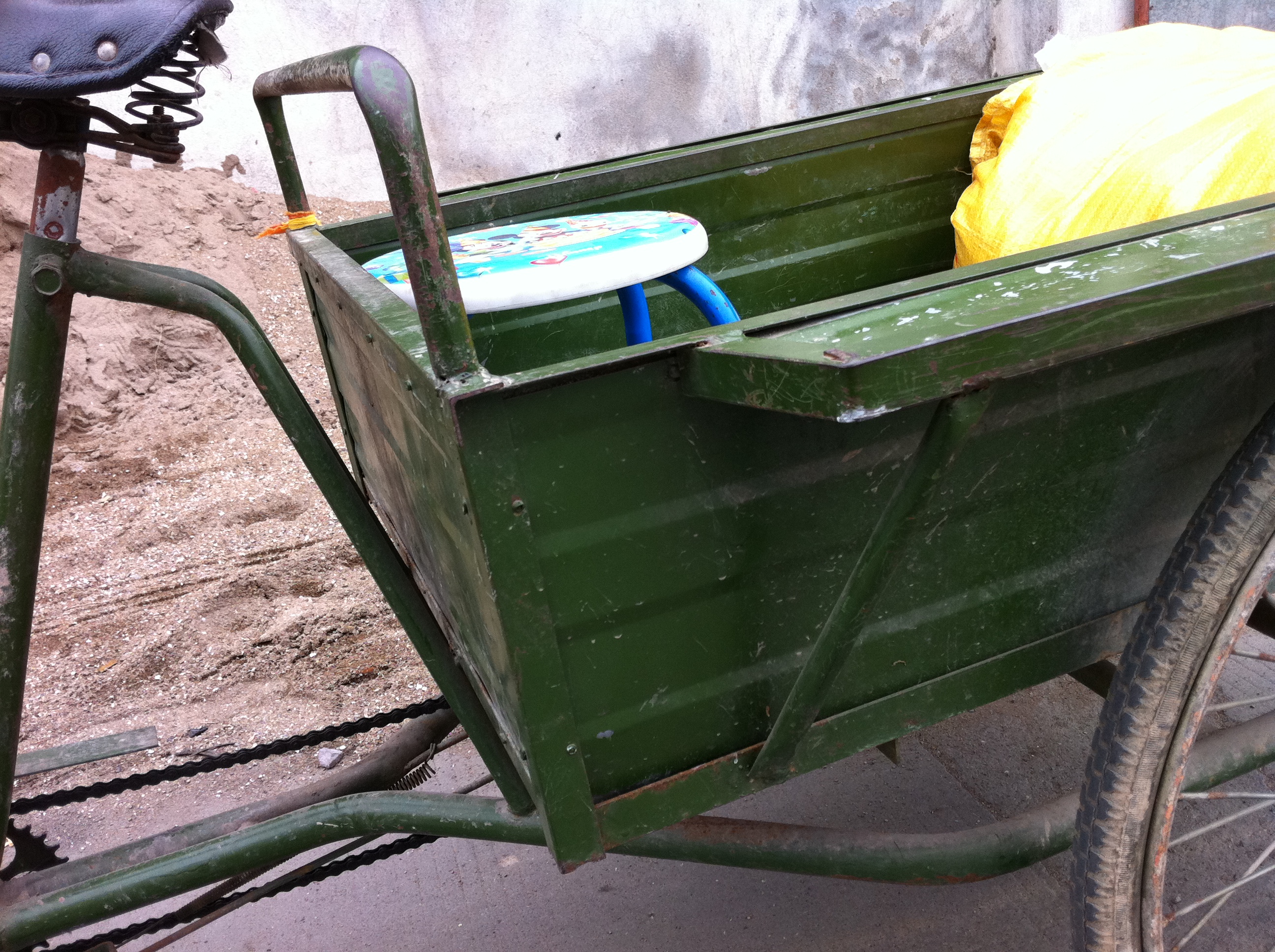 当宝马遇到三轮车三轮车是神车啊