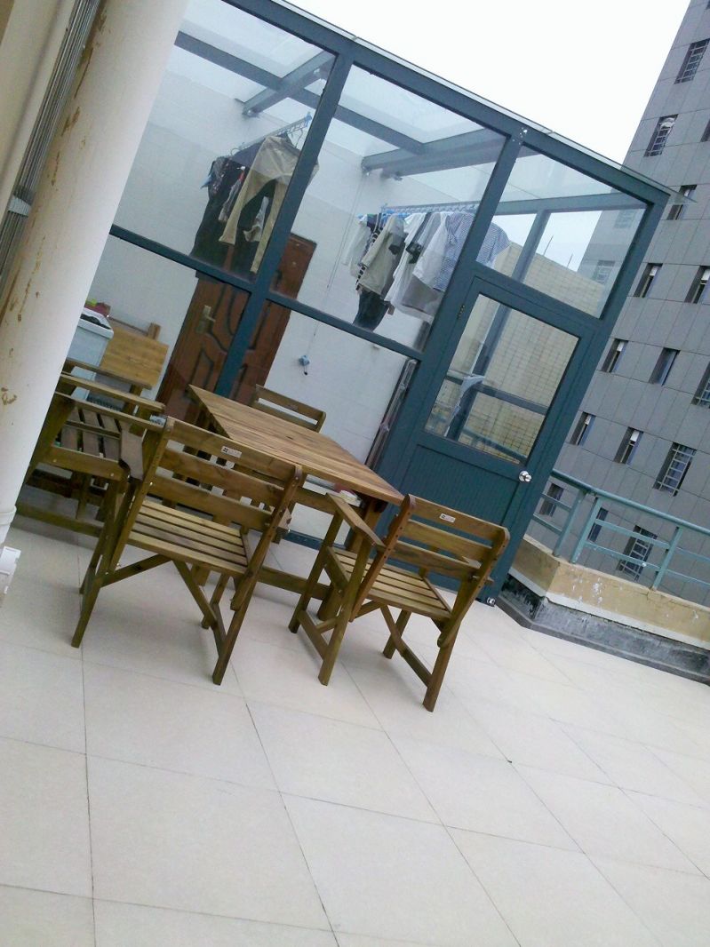 椒江东京湾小区顶楼公摊面积被私自占有!求关