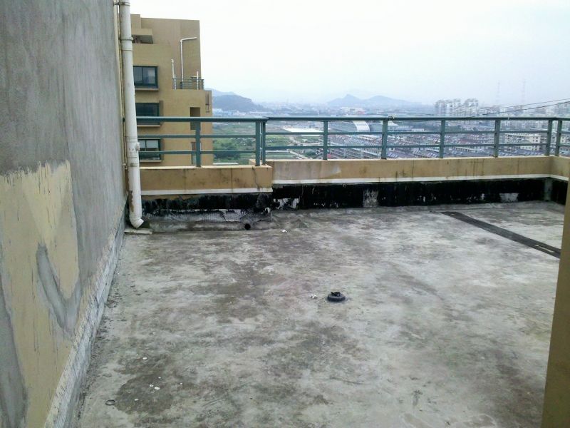 椒江东京湾小区顶楼公摊面积被私自占有!求关