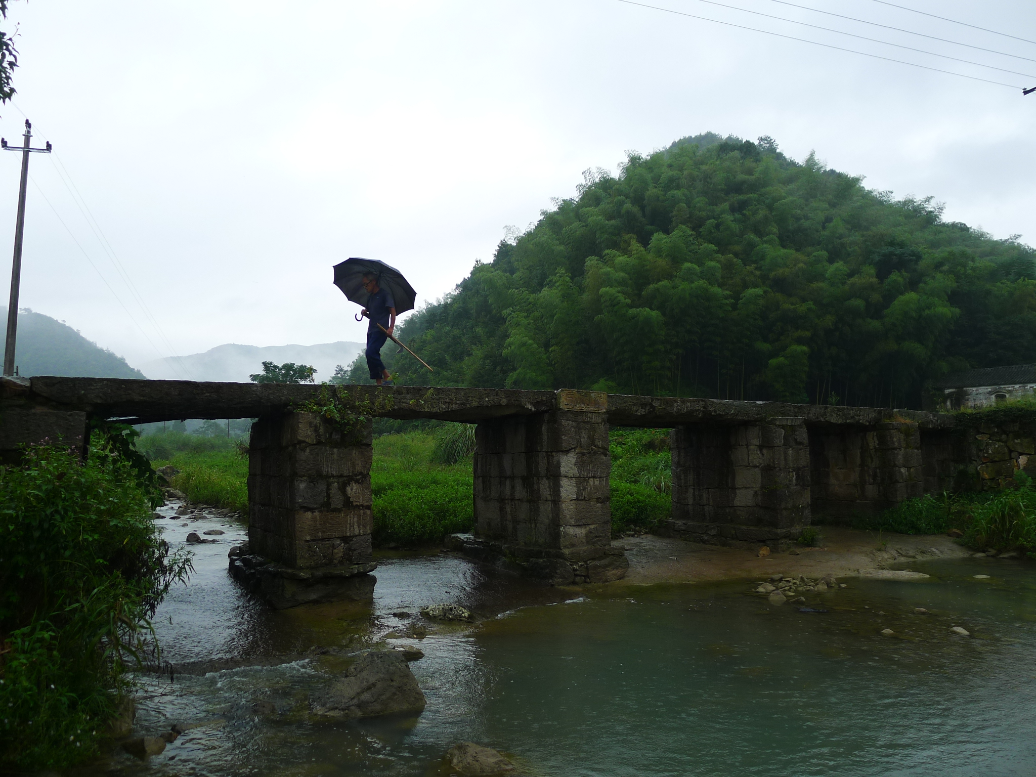 原雨中游胜坑