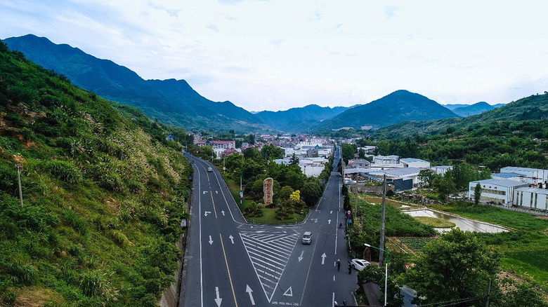 民生这样的路想走千千万万遍桐庐四好农村路持续美化