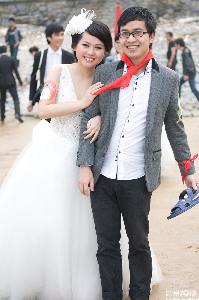 【穿着婚纱去春游】两头傻傻相爱的猪!-秀秀婚纱照-我要结婚-温州19楼