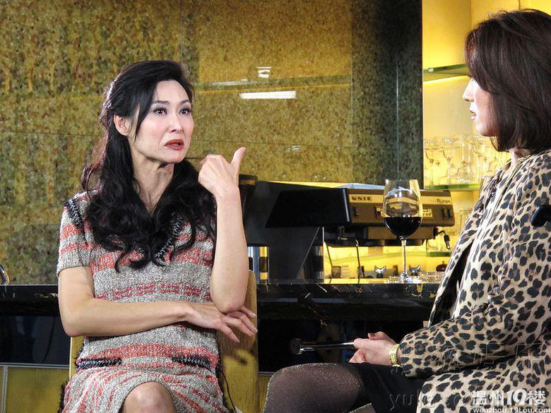 艳星叶玉卿亮相节目激动落泪只为保护家人