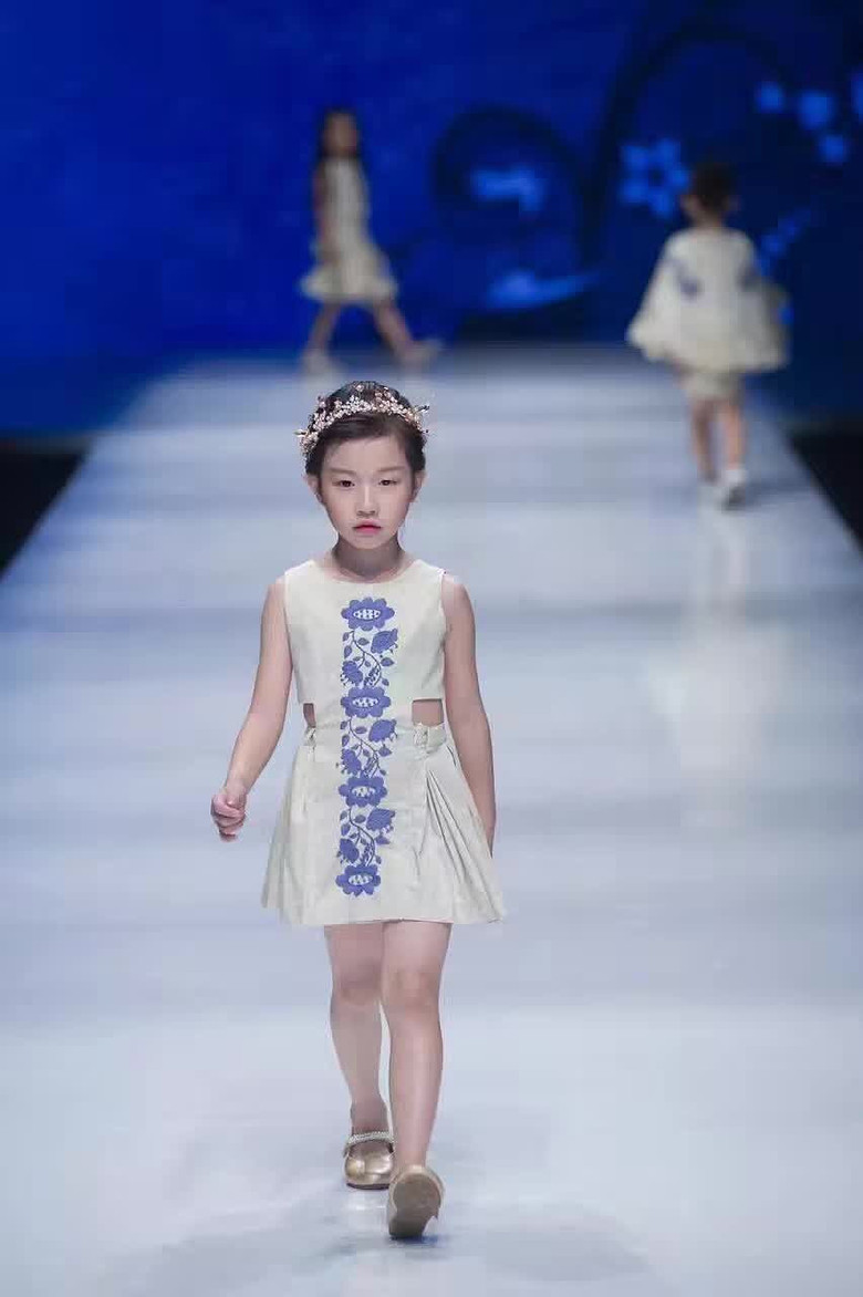 吉田秀场 | “跨·越”服装发布会