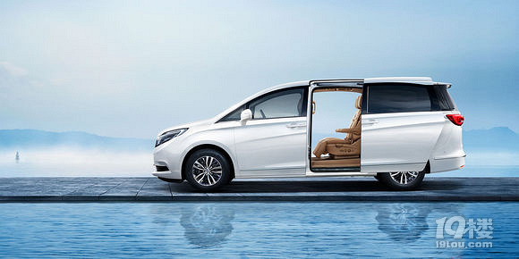 全新别克gl9符时下潮流家用商务两不误