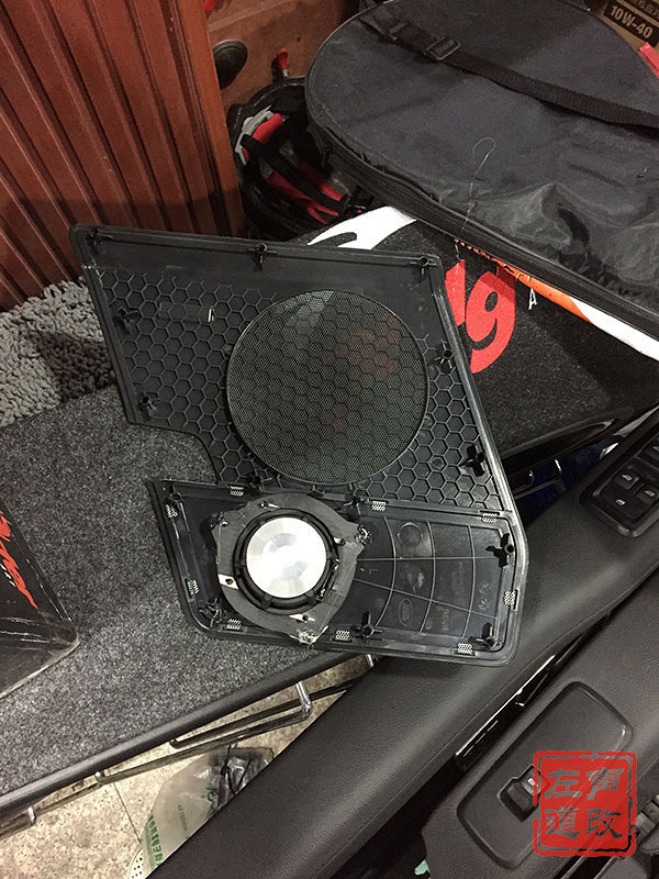 温州左声道路虎揽胜汽车音响改装升级运动版音