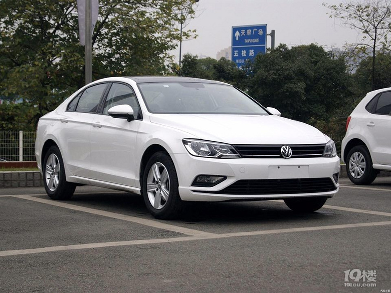 新车17款大众凌度230t dsg风尚版白色